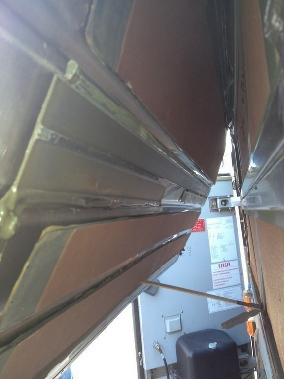 Prevost XL II side panel problems repaired, photo 7