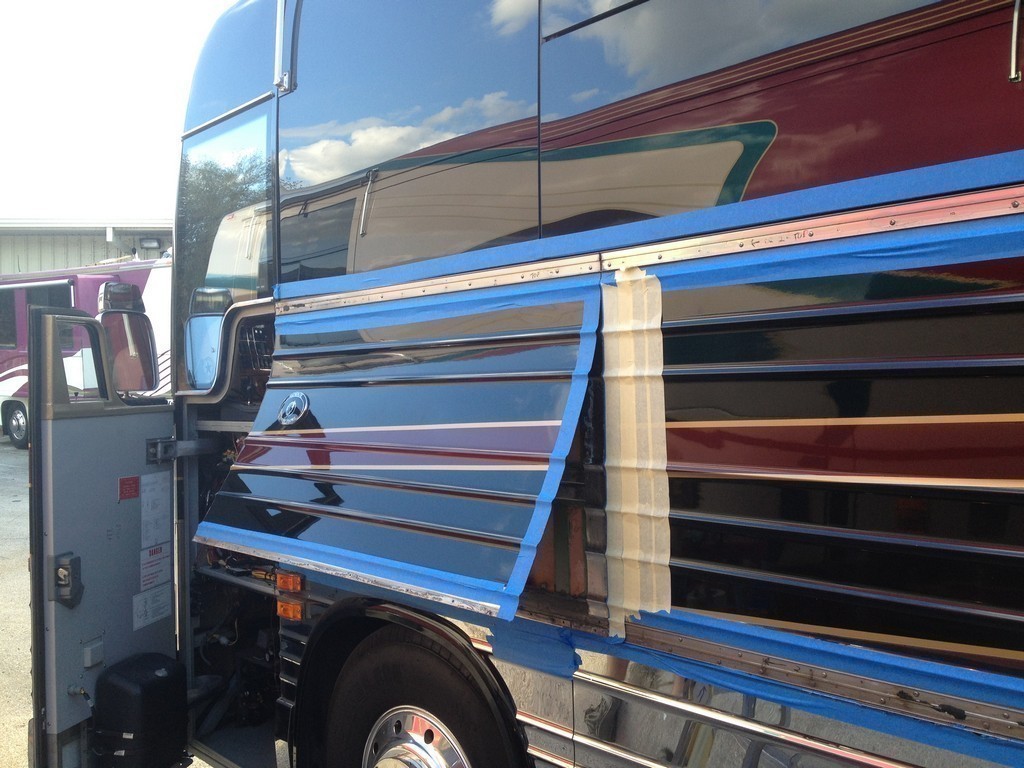 Prevost XL II side panel problems repaired, photo 8