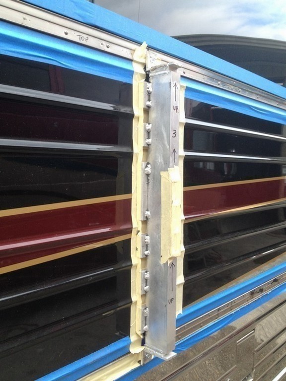 Prevost XL II side panel problems repaired, photo 21