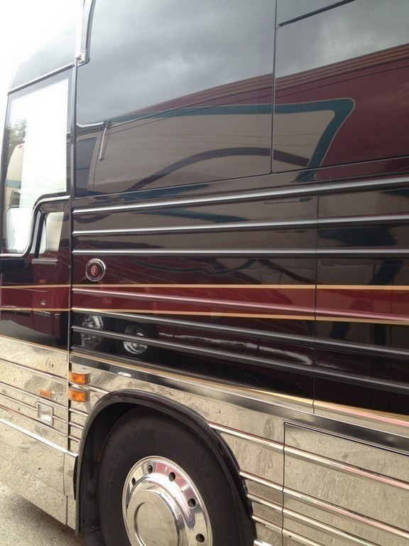 Prevost XL II side panel problems repaired, photo 24