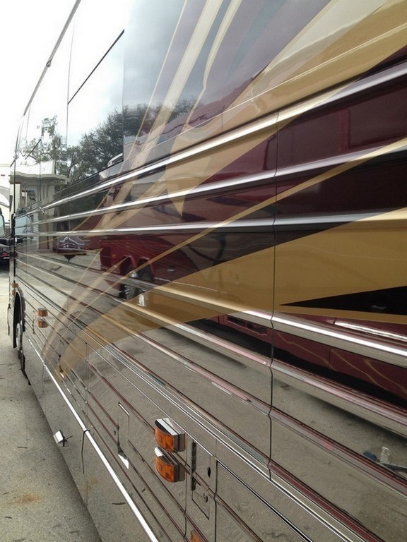 Prevost XL II side panel problems repaired, photo 26