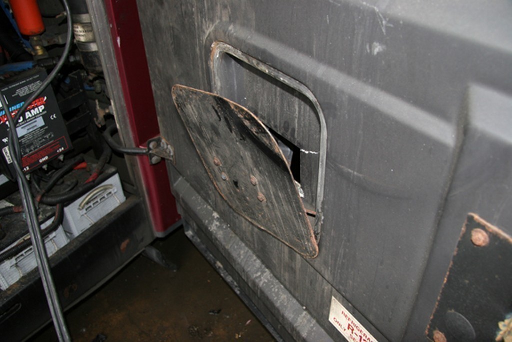 Prevost H3-40 Collision - Engine door inside damaged