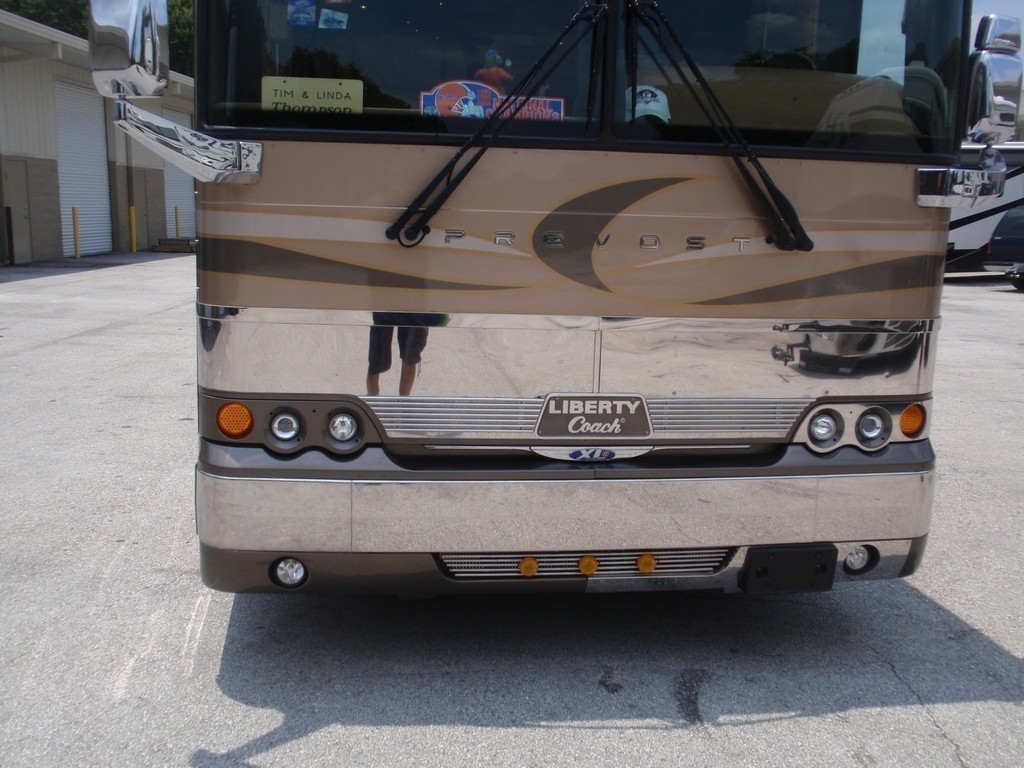 00013 Prevost XL II Collision - Front repaired by Excalibur Coach