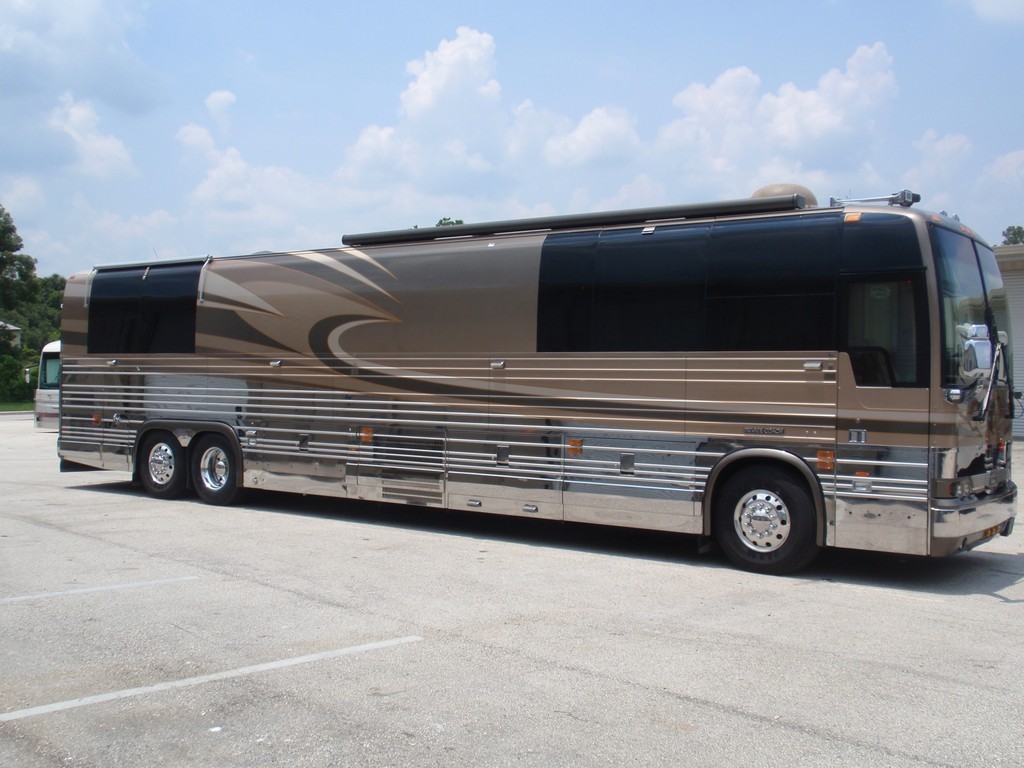 00015 Prevost XL II Collision - Passenger side repaired by Excalibur Coach