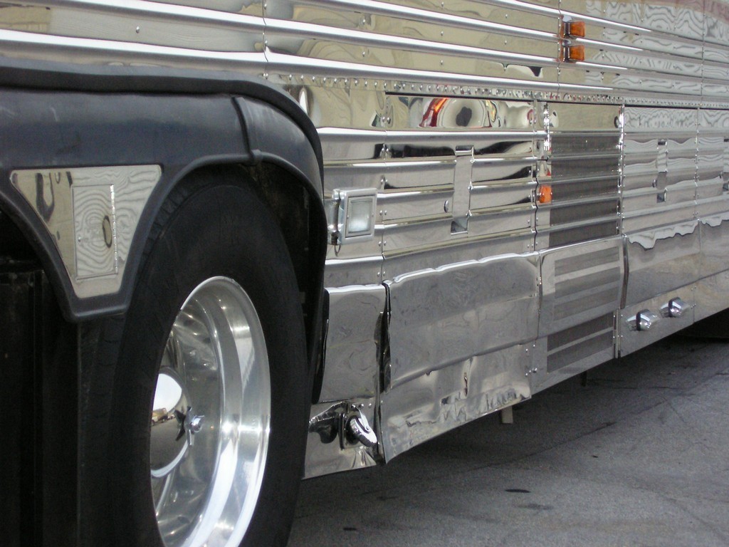 Prevost Collisions XL Liberty Coach