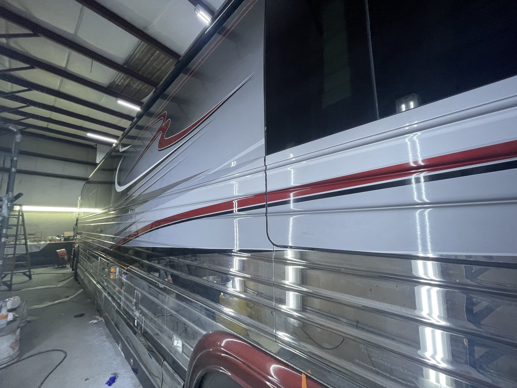 Prevost XL II side, front & rear Collision, photo 2