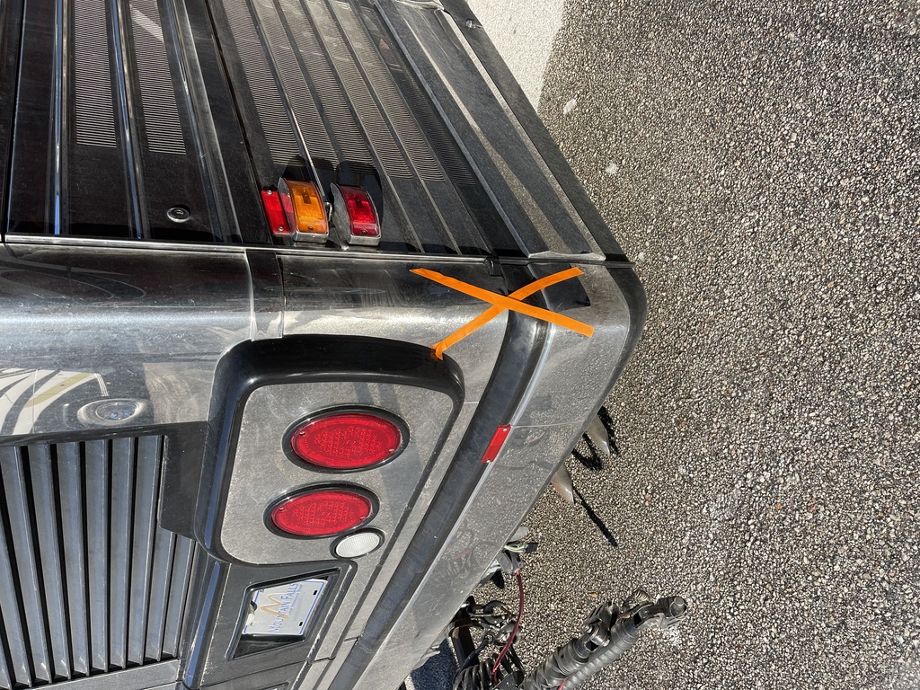 Prevost XL II side, front & rear Collision, photo 11