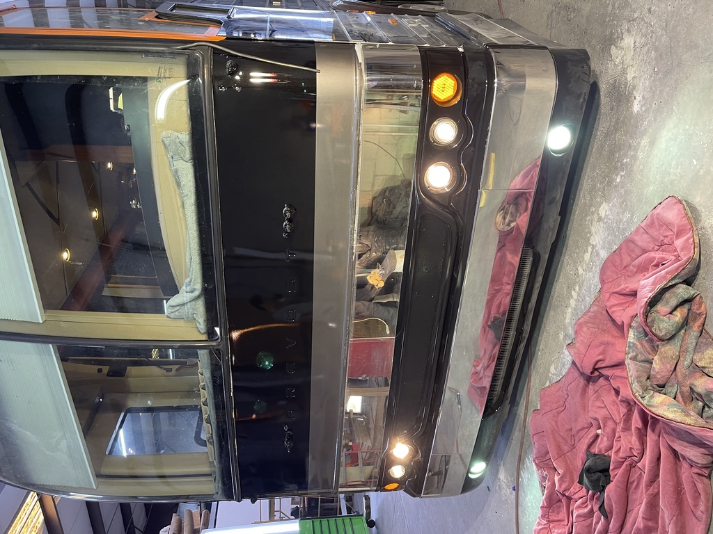 Prevost XL II side, front & rear Collision, photo 29