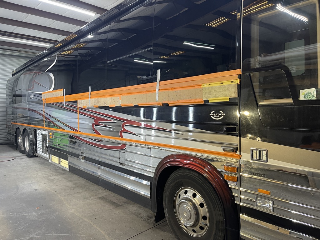 Prevost XL II side, front & rear Collision, photo 35