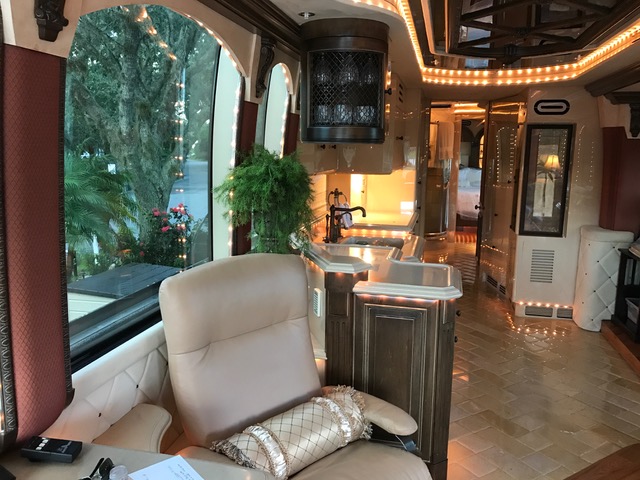 Lana Lorraine's 2003 Prevost Liberty Elegant Lady after work at Excalibur Coach