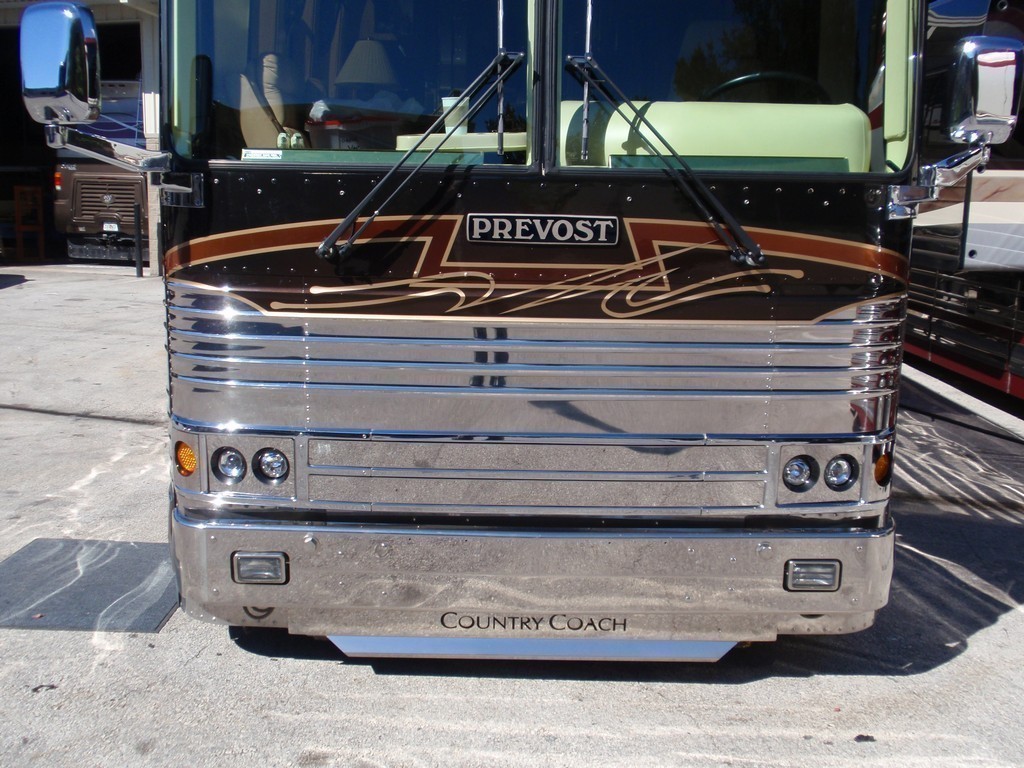 Prevost 1999 Country Coach with Excalibur Coach headlight upgrade