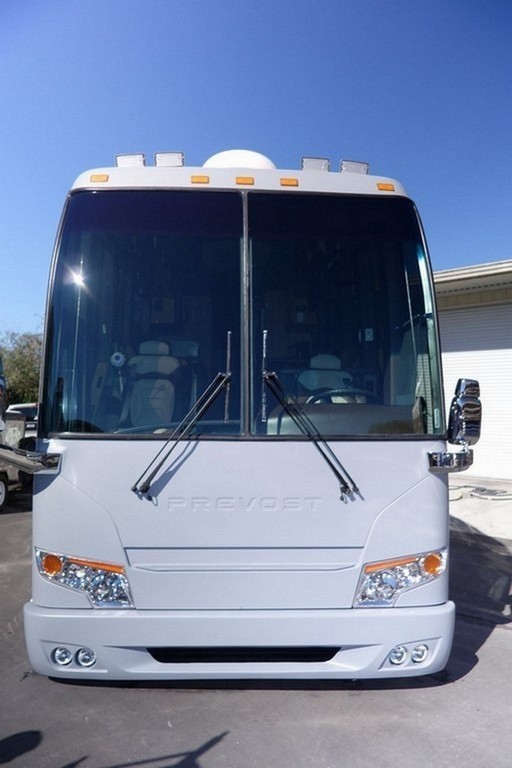 Prevost H3-45 Entertainer Collision 1997 with 2016 Facelift