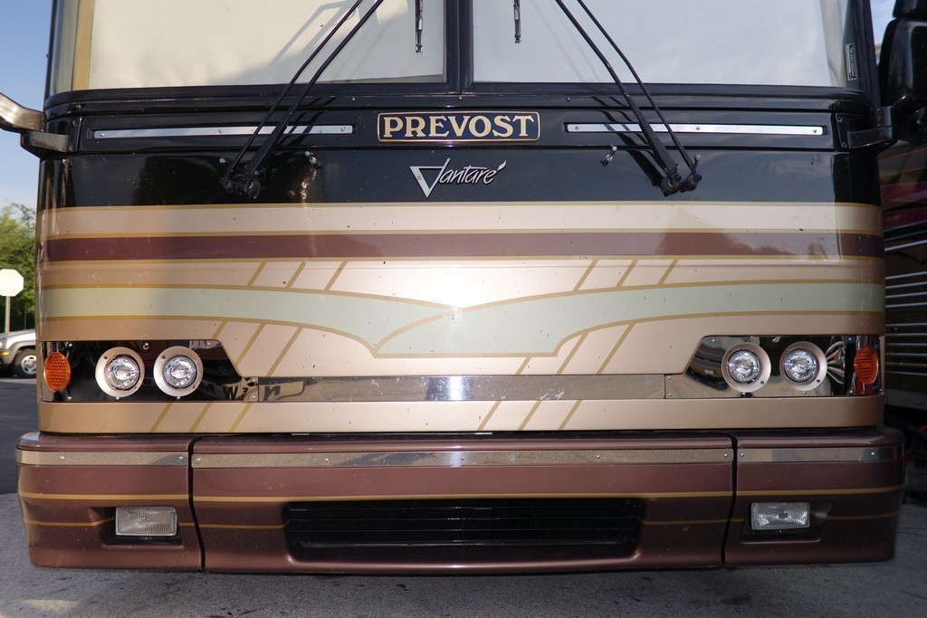 Prevost Featherlite H3-45 Vantare headlight upgrade