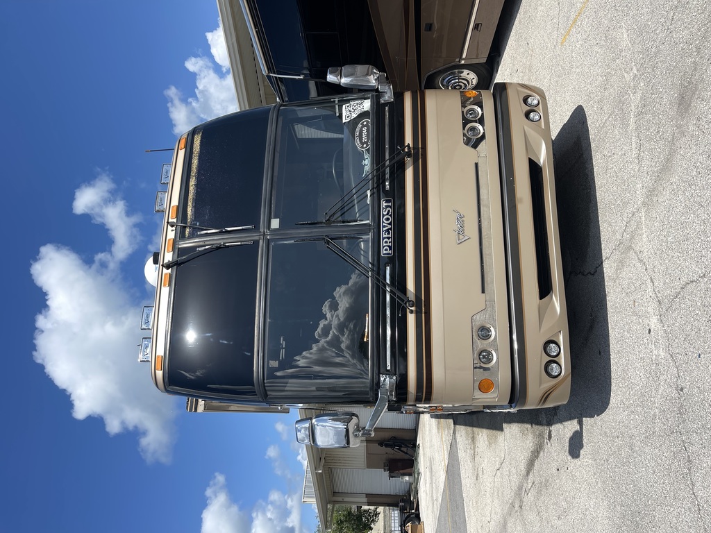 Prevost Featherlite H3-45 Vantare headlight upgrade, photo 5