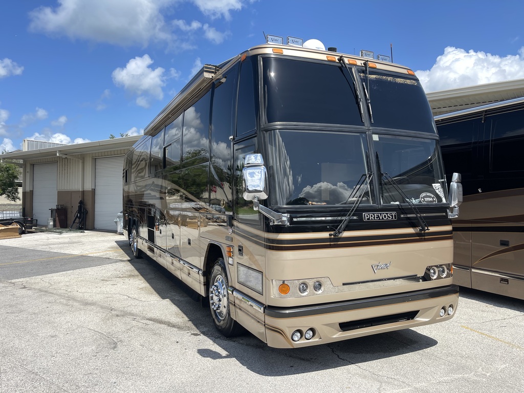 Prevost Featherlite H3-45 Vantare headlight upgrade, photo 6