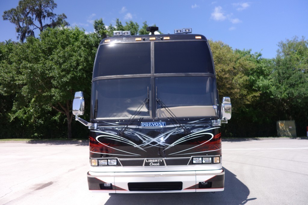 Prevost H3-45 Liberty Before Facelift by Excalibur Coach and new paint scheme