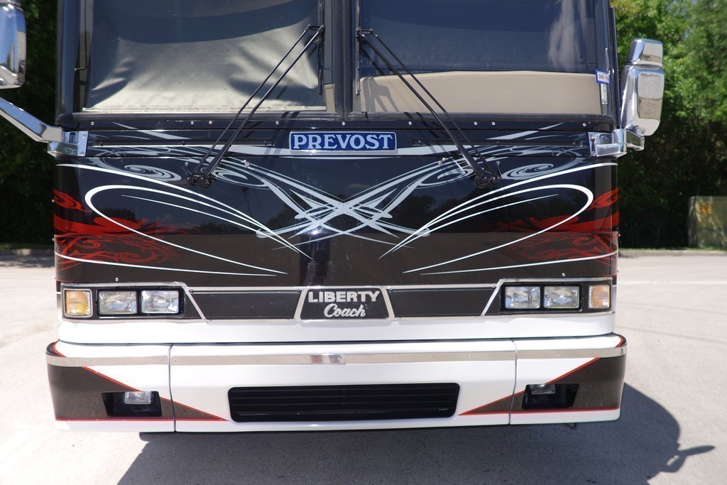 Prevost H3-45 Liberty Before Facelift by Excalibur Coach and new paint scheme