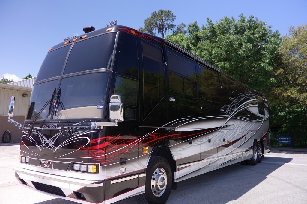 Prevost H3-45 Liberty Before Facelift by Excalibur Coach and new paint scheme