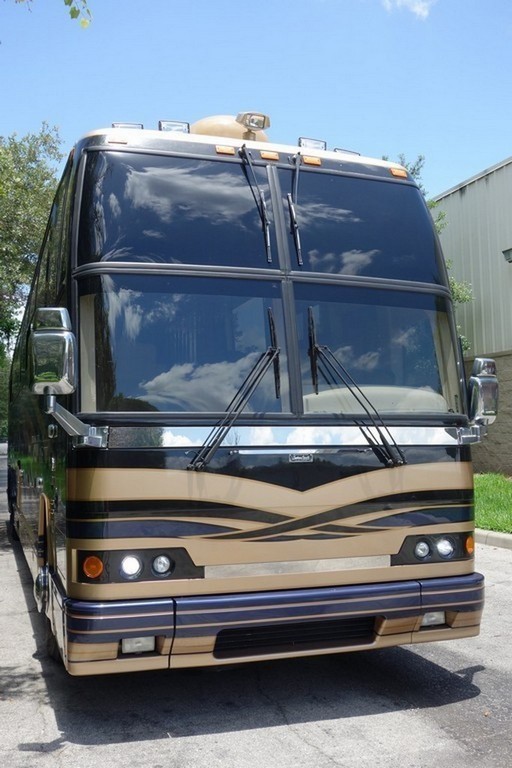 Prevost H3-45 2000 Liberty Facelift to an 2016 done by EXCALIBUR COACH