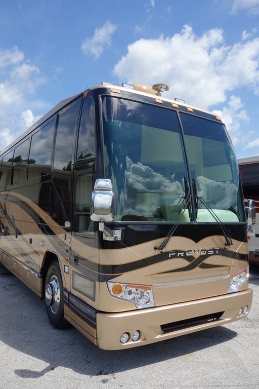 Prevost H3-45 2000 Liberty Facelift to an 2016 done by EXCALIBUR COACH