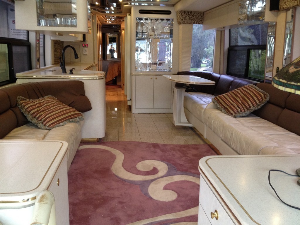 1997 Prevost H3-45 Salon Excalibur Coach Before interior remodel