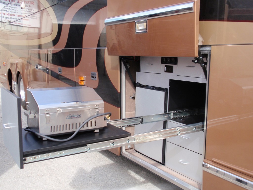 Prevost H3-45 Excalibur Coach Cabinet & Gas Grill - Motorhomes - Entertainers H3-45 XL XLII