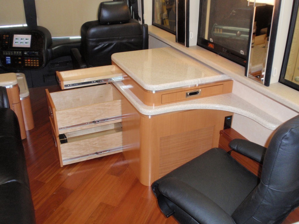 Prevost XL New Computer Workstation by Excalibur Coach