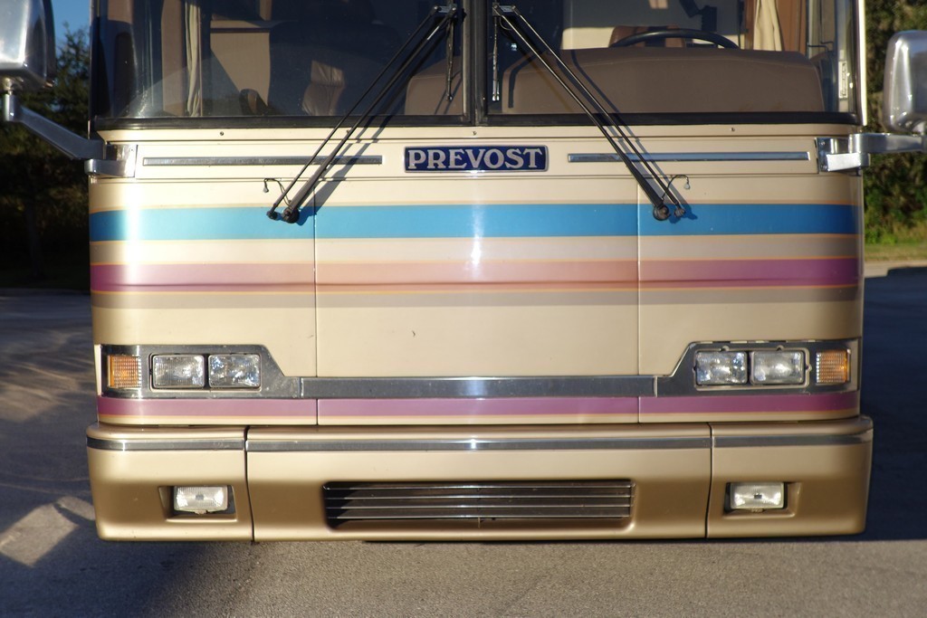 Prevost H3-45 Featherlite 1995 with 2016 Facelift