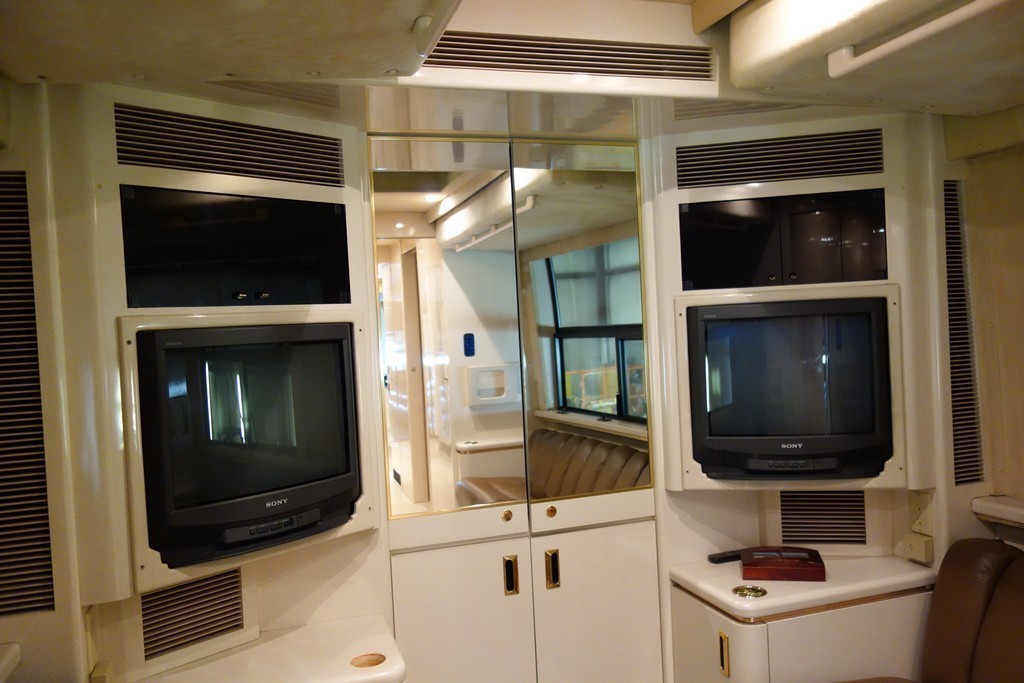 Prevost H3-45 Marathon Excecutive Coach TV Upgrade Floor Upgrade valance Upholstery