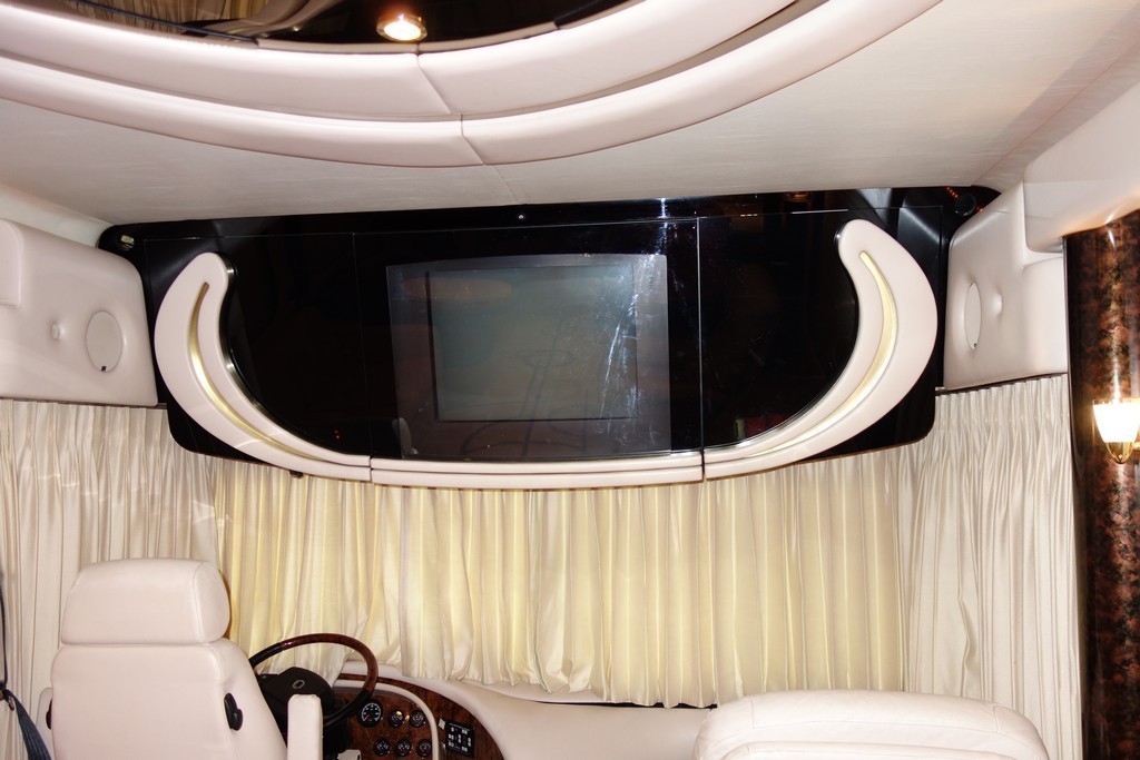 2001 Prevost Newell Excalibur Coach before new HD TV and new front design - removing the smiley face
