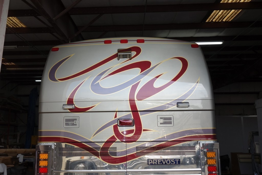 Prevost XL Featherlite before Excalibur Coach Awnings and Farrings