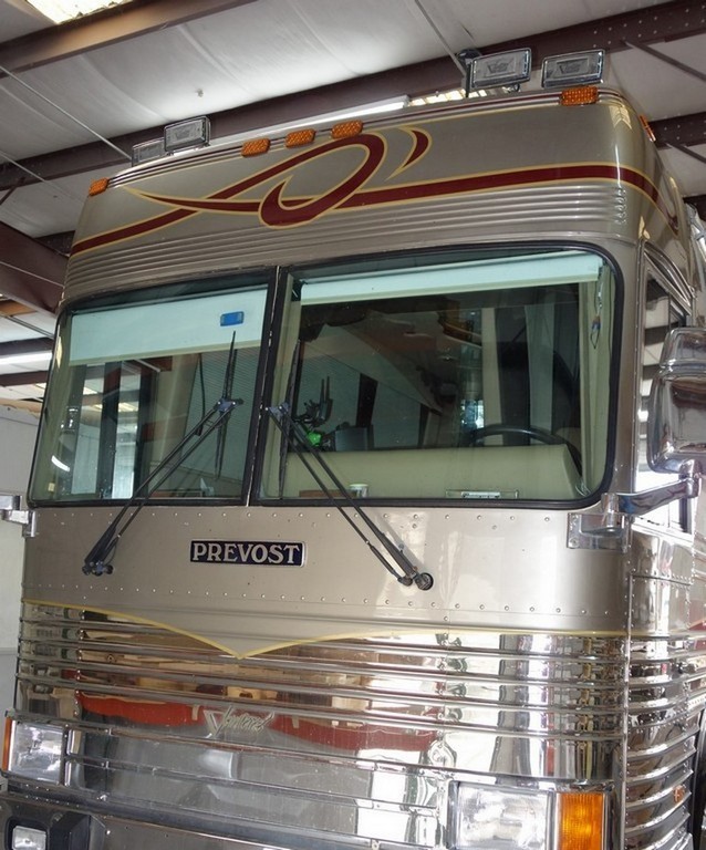 Prevost XL Featherlite before Excalibur Coach Awnings and Farrings