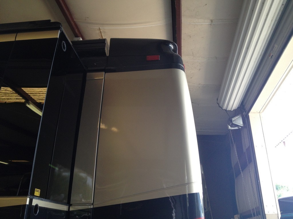Prevost H3-45 Excalibur Coach Rear cap drivers side - Prevost Motorhomes - Entertainers - XL - XLII - H3-45 - Class A