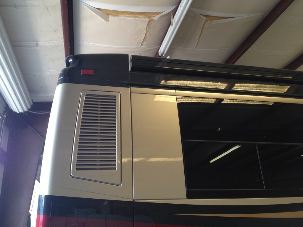Prevost H3-45 Excalibur Coach Rear Cap Passenger side - Prevost Motorhomes - Entertainers - XL - XLII - H3-45 - Class A