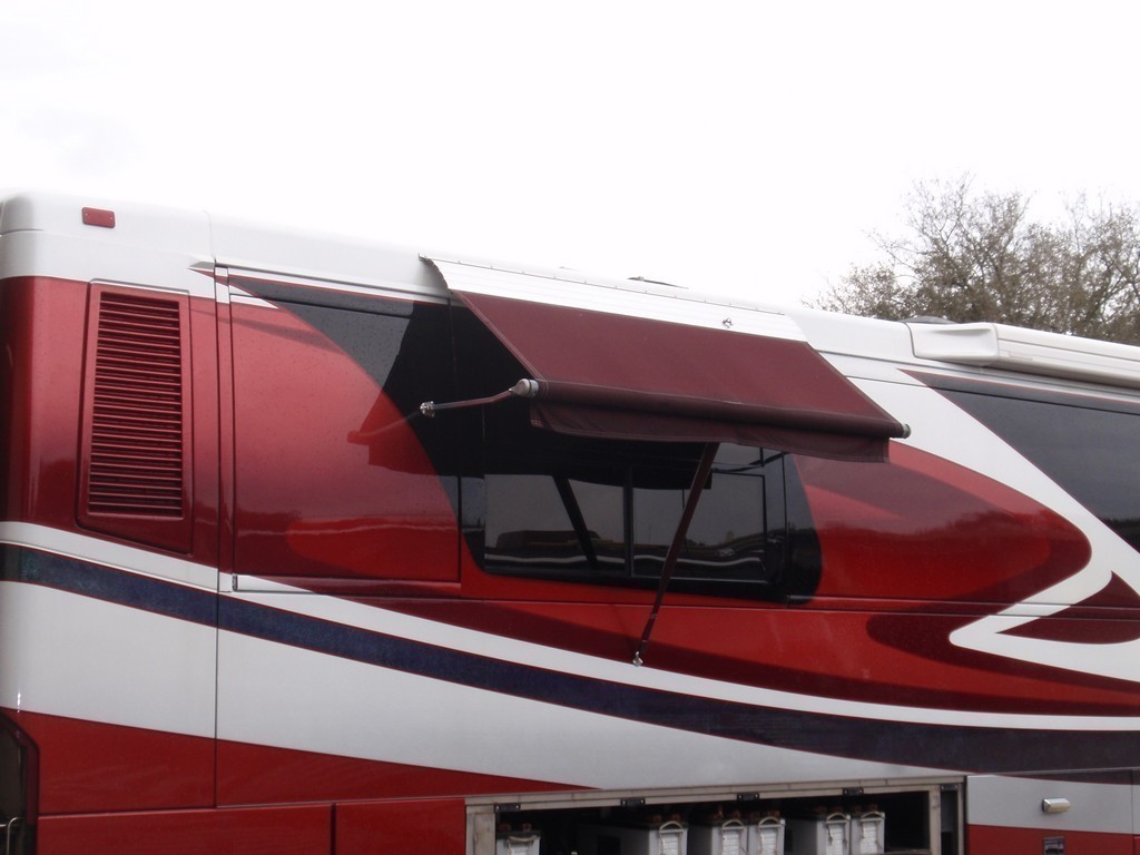 Awnings Prevost H3-45 2001 Marathon added Girard
