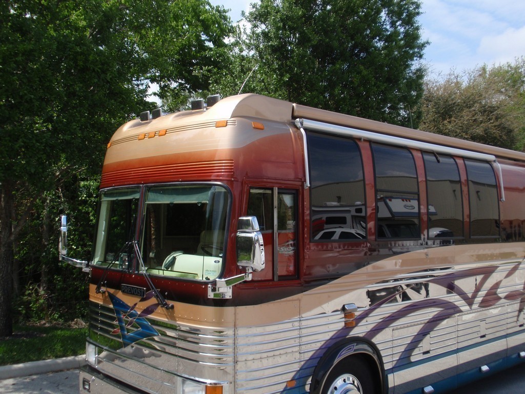 Prevost XL new awnings and farings by Excalibur Coach XL - XLII - H3-45 - Motorhomes