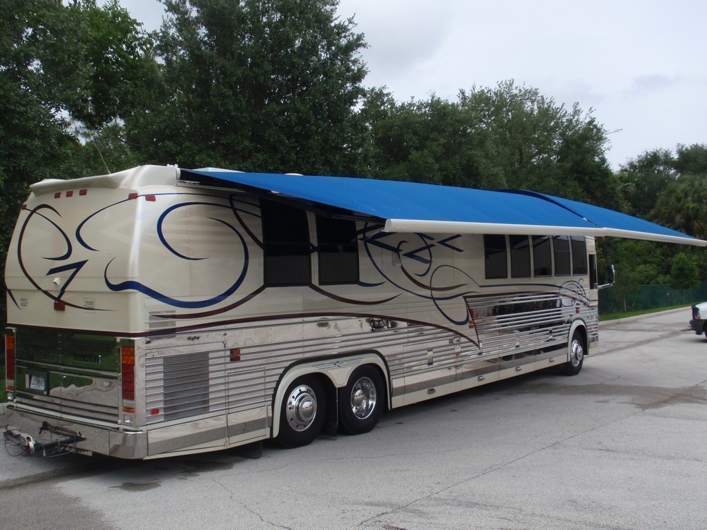 XL Prevost with Excalibur Coach Awning P.S Pkg XL - XLII - H3-45 - Motorhome