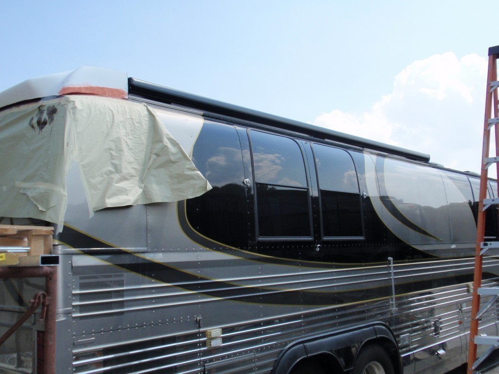Prevost XL During new Excalibur Rear Cap and Awnings XL - XLII - H3-45 - Motorhome