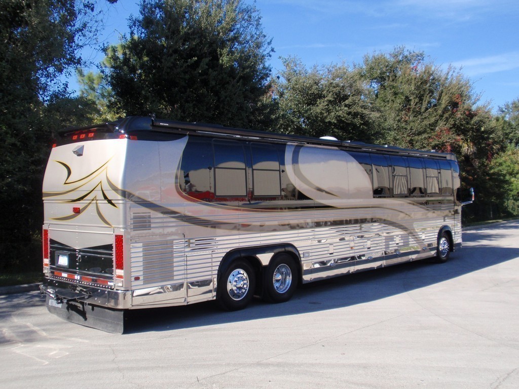 Prevost XL with new Excalibur Rear cap, p.s view - XL - XLII - H3-45 - Motorhome