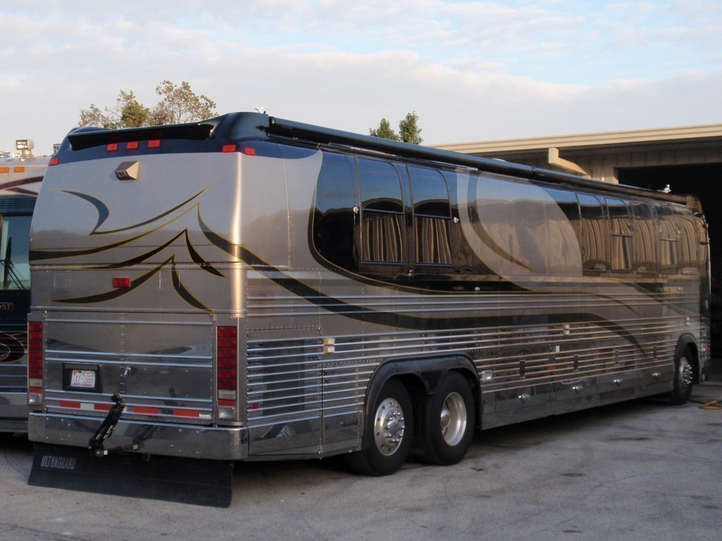 Prevost XL with new Excalibur Rear cap finished - XL - XLII - H3-45 - Motorhome