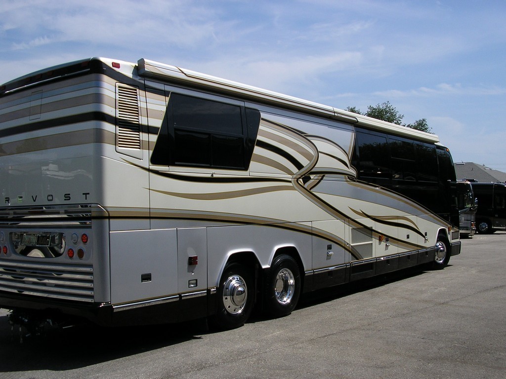 99 Prevost H3-45 with Added Awnings by Excalibur Coach - Prevost Motorhomes - Entertainers - XL - XLII - H3-45 - Class A