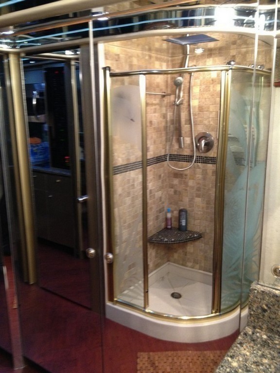 Prevost H3-45 New Excalibur Coach stone shower complete - Motorhomes - Entertainers H3-45 XL XLII
