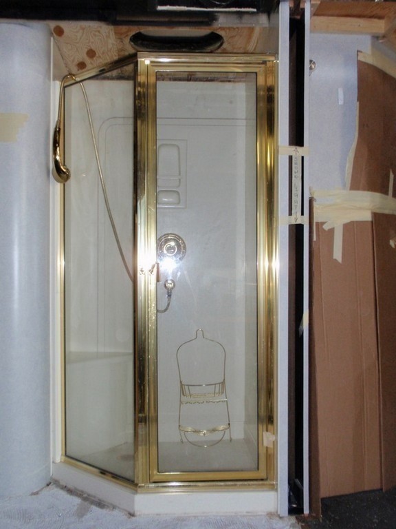 Prevost H3-45 Shower Enlargment, photo 1