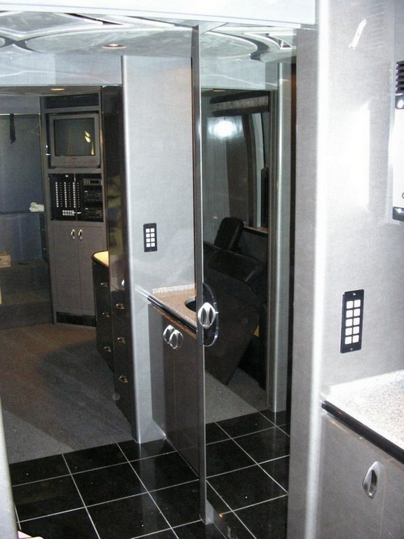 Prevost XL II Bathroom before Excalibur Coach Shower remodel - Motorhomes - Entertainers H3-45 XL XLII