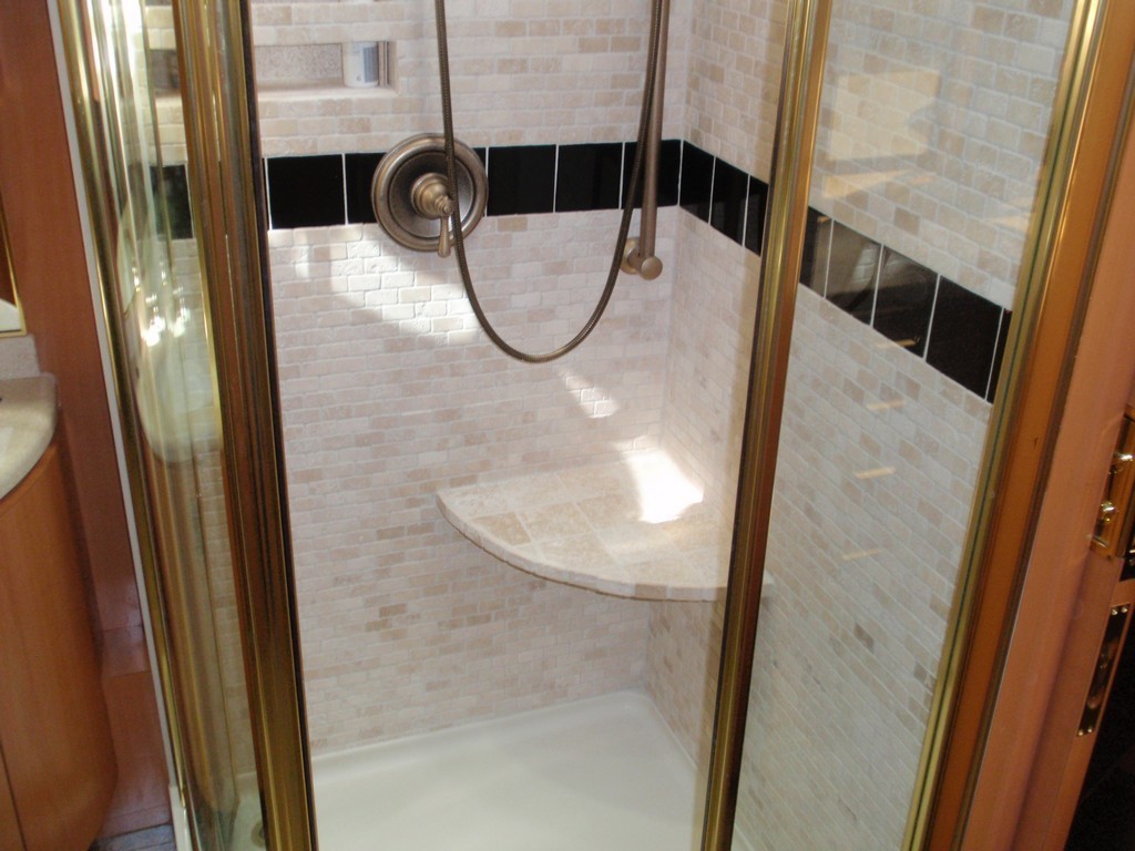 Prevost XL Marathon newly upgraded stone shower with seat by Excalibur Coach - Motorhomes - Entertainers H3-45 XL XLII