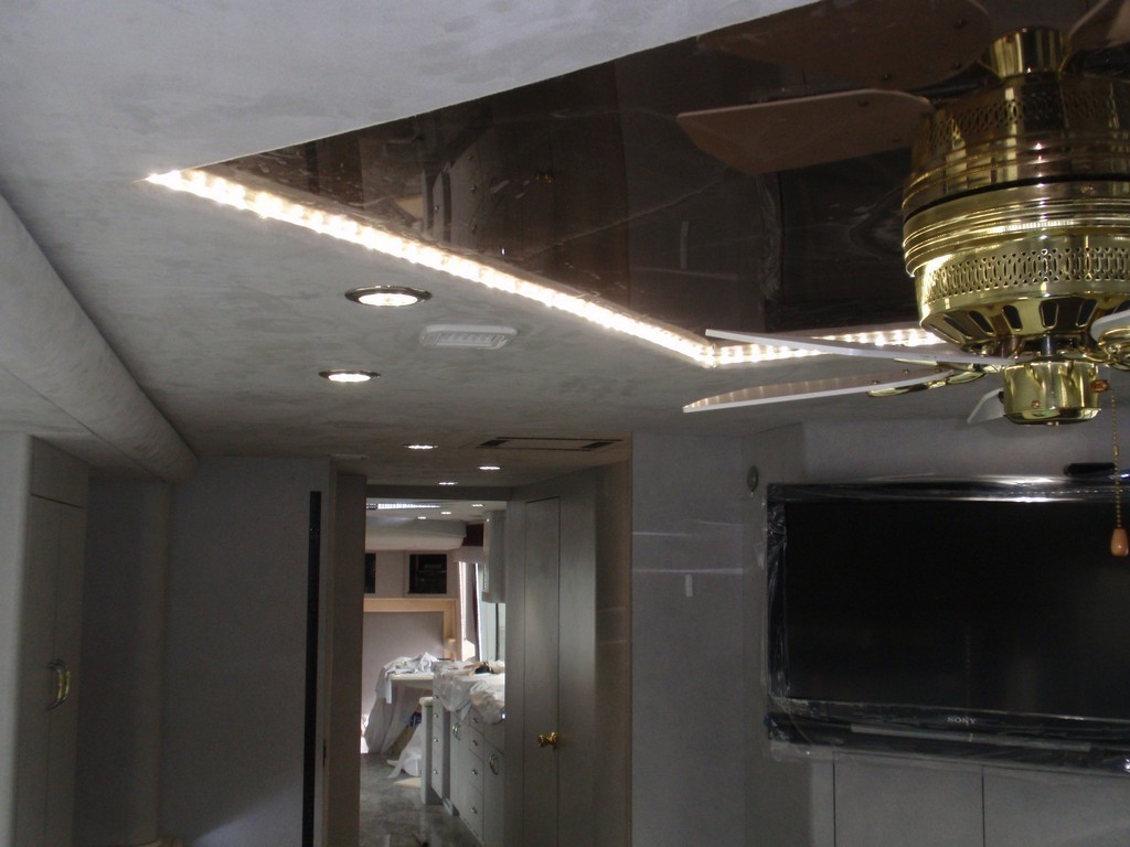Prevost H3-45 Before Excalibur Coach Ceiling Upgrade - Prevost Motorhomes Entertainer H3-45 XL XLII Class A