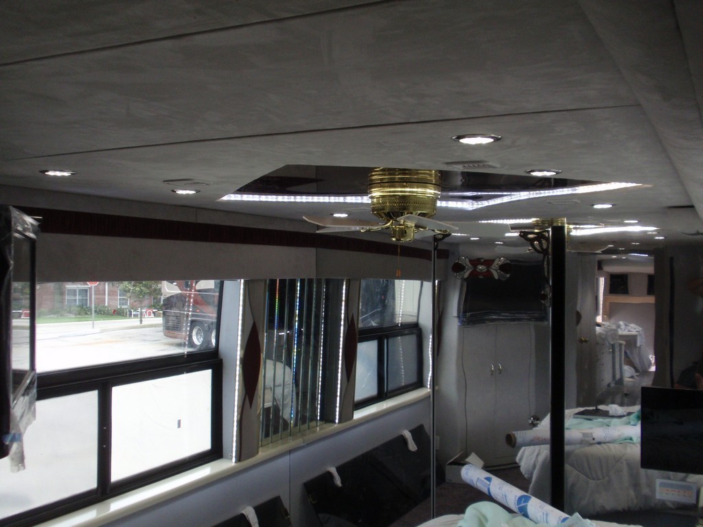 Prevost H3-45 Before Excalibur Coach Ceiling Upgrade - Prevost Motorhomes Entertainer H3-45 XL XLII Class A