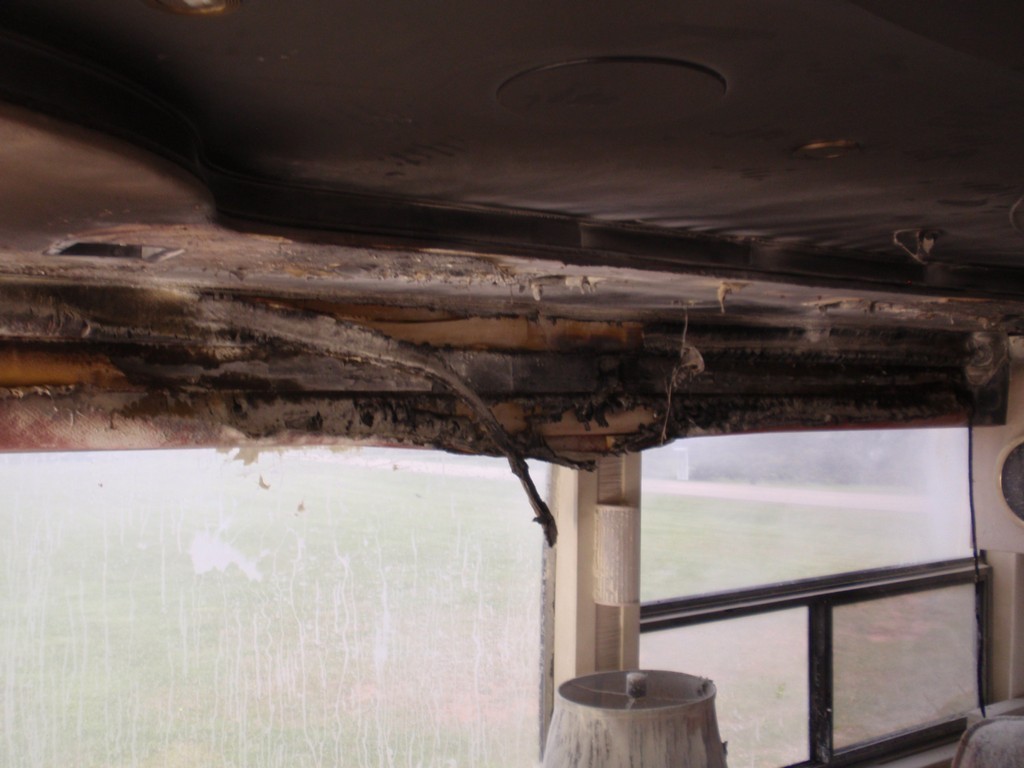 Prevost H3-45 Ceiling after interior Fire, photo 13