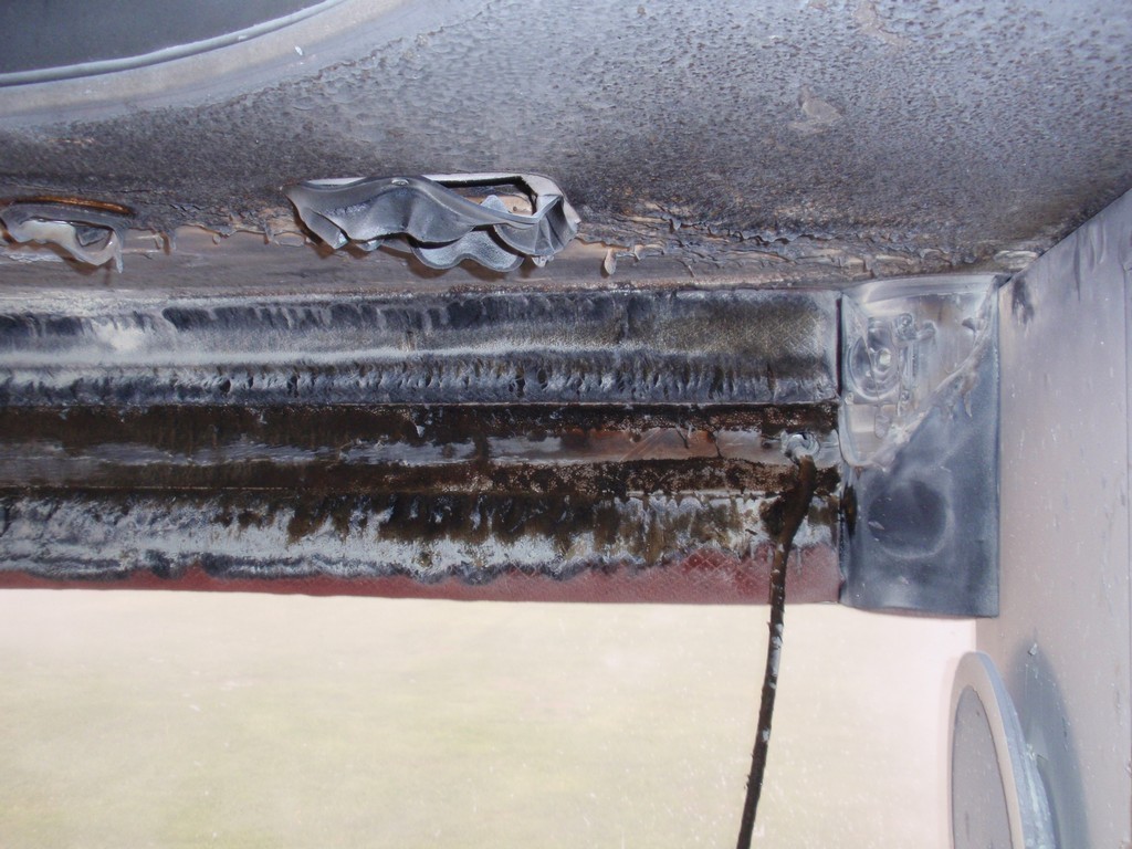 Prevost H3-45 Ceiling after interior Fire, photo 20
