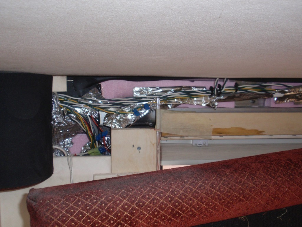 Prevost H3-45 Ceiling after interior Fire, photo 30